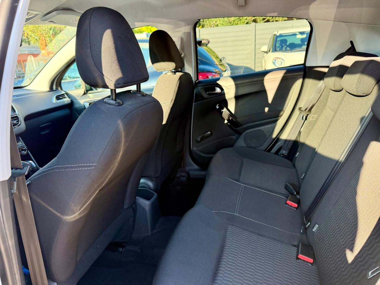 Peugeot 208 1.2 benzina Neopatentati