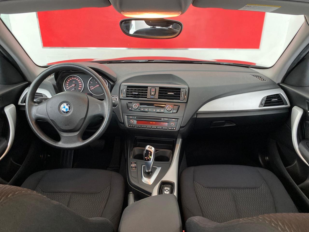 Bmw 118 118d 5p. Unique