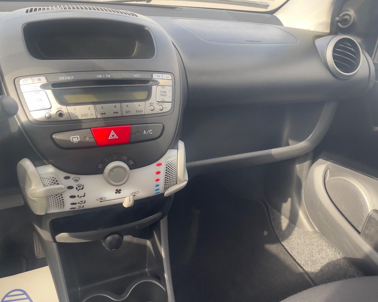 Toyota Aygo 1.0 12V VVT-i 5 porte Lounge Connect