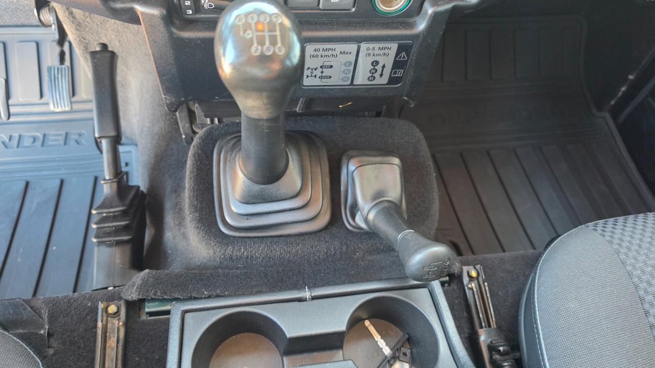 Land Rover Defender 110 2.2 TD4 Station Wagon N1 5 P. motore nuovo percors KM 15.000