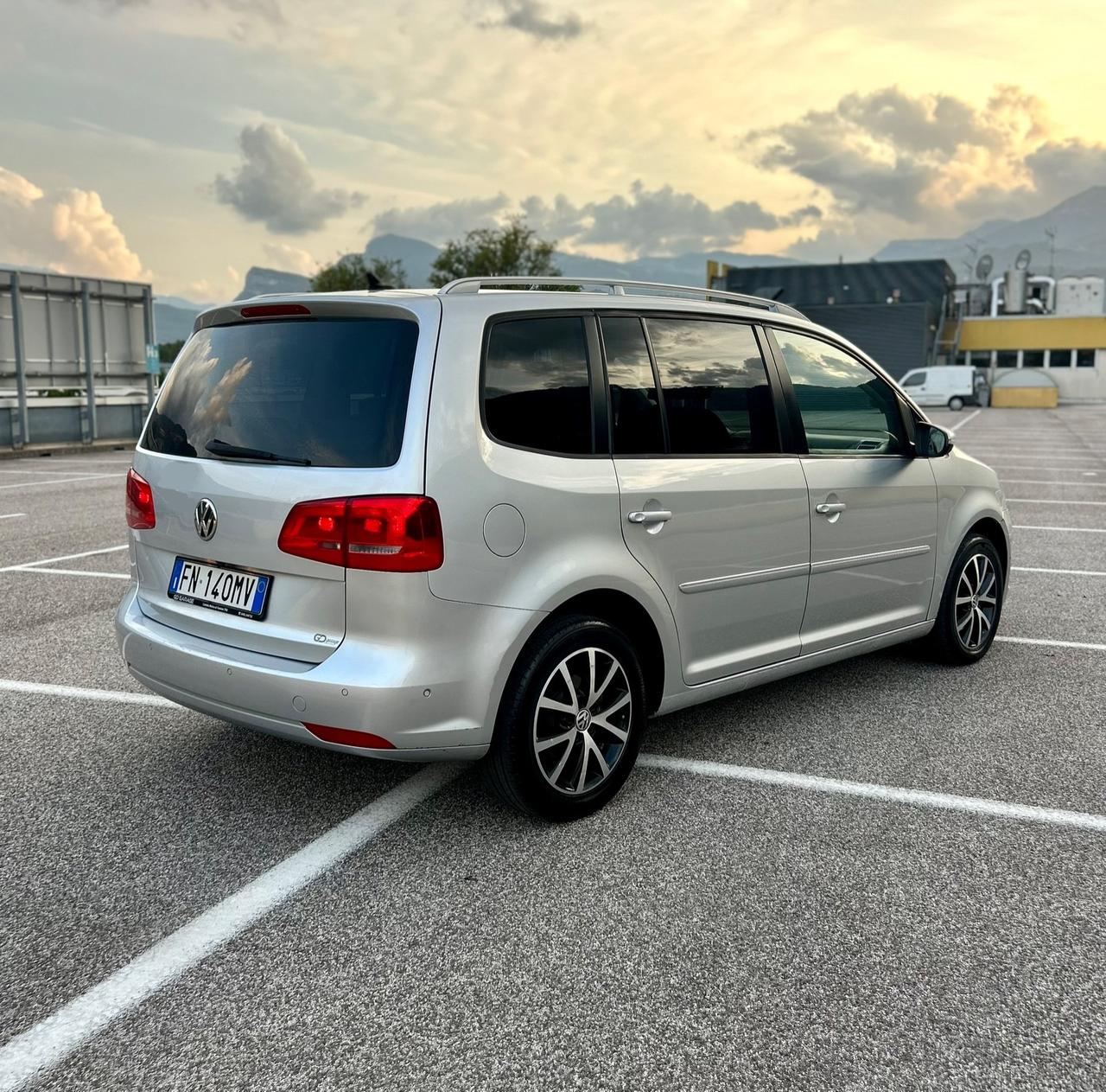 Volkswagen Touran TDI DSG Comfortline 7 POSTI