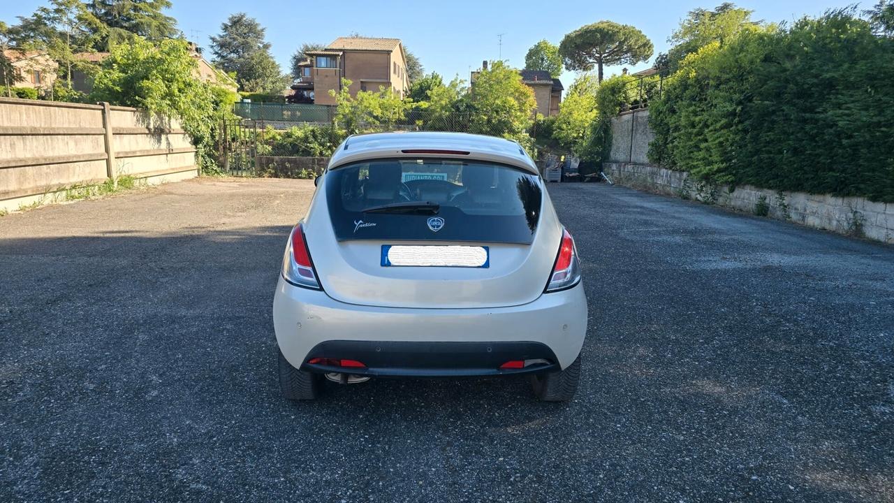 Lancia Ypsilon 1.2 69 CV 5 porte GPL Ecochic Platinum