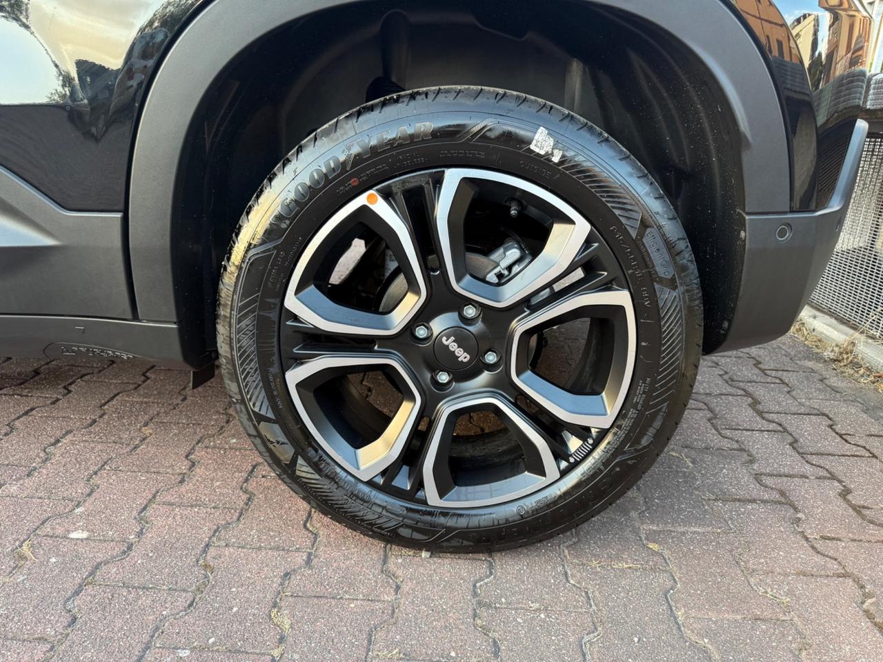 Jeep Avenger 1.2 e-Hybrid 110 cv MHEV Summit