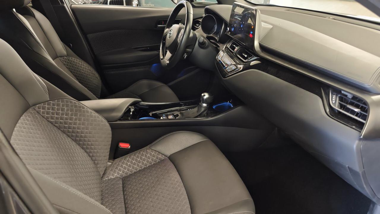 Toyota C-HR 1.8 Hybrid E-CVT Trend