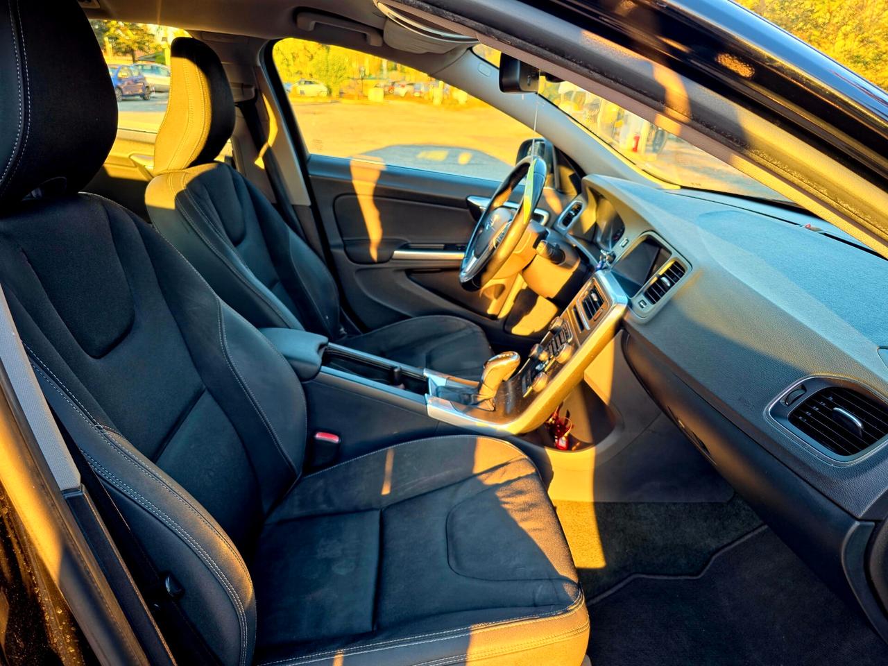 Volvo V60 D4 Geartronic R-design 2012-E5B Automatico