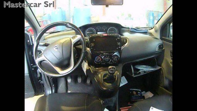 LANCIA Ypsilon 5p. Neopatentati 1.0 hybrid Gold tg: GK585ZB