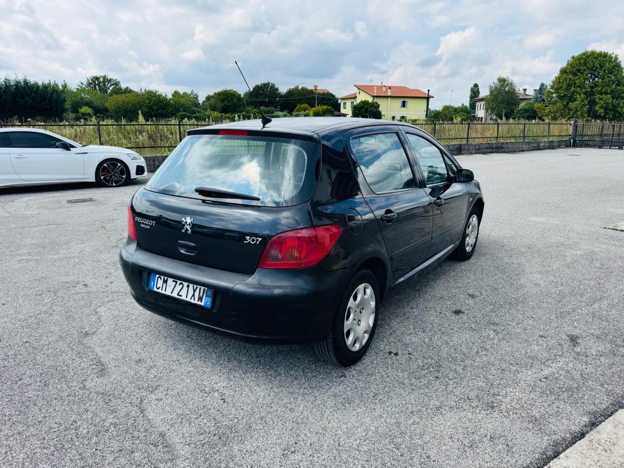 Peugeot 307 1.4 benzina 2005 110.000km neo patentati