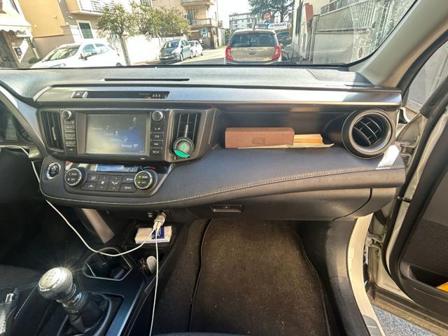 TOYOTA RAV 4 RAV4 2.0 D-4D 2WD Business