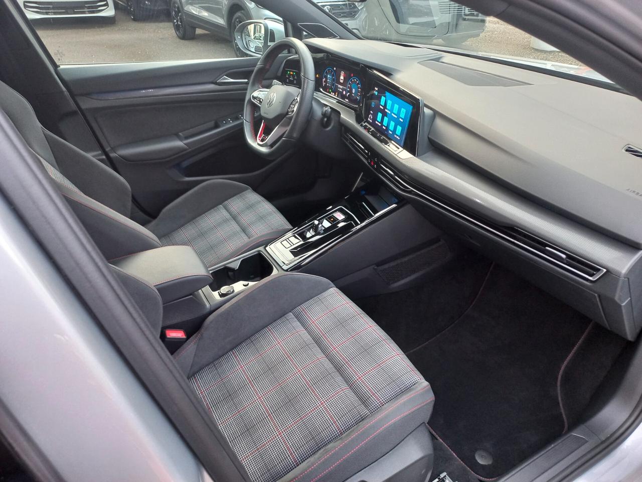 Volkswagen Golf GTI 2.0 TSI DSG