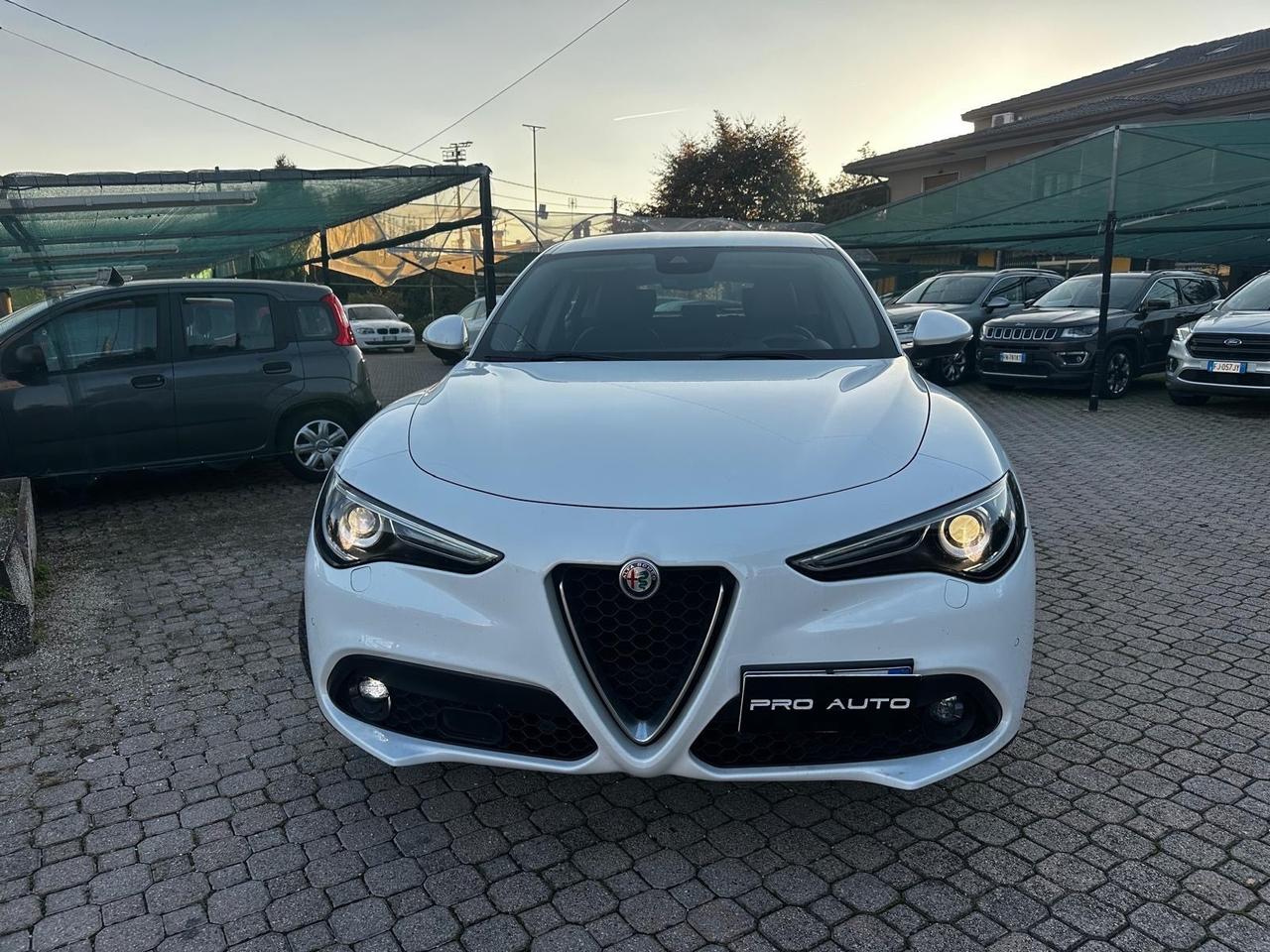 Alfa Romeo Stelvio 2.2 Turbodiesel 180 CV AT8 RWD Executive