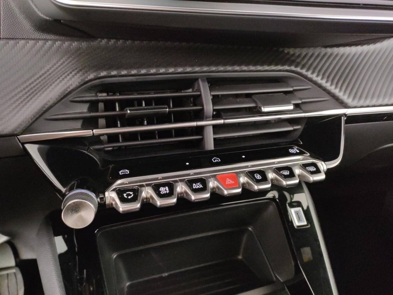 PEUGEOT 2008 1.2 hybrid Style 145cv e-dcs6
