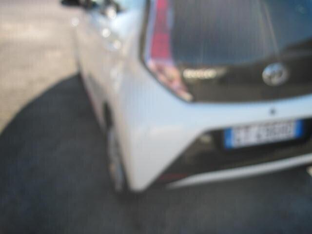 Toyota Aygo 1.0 VVT-i 69 CV 5 porte x-business MMT