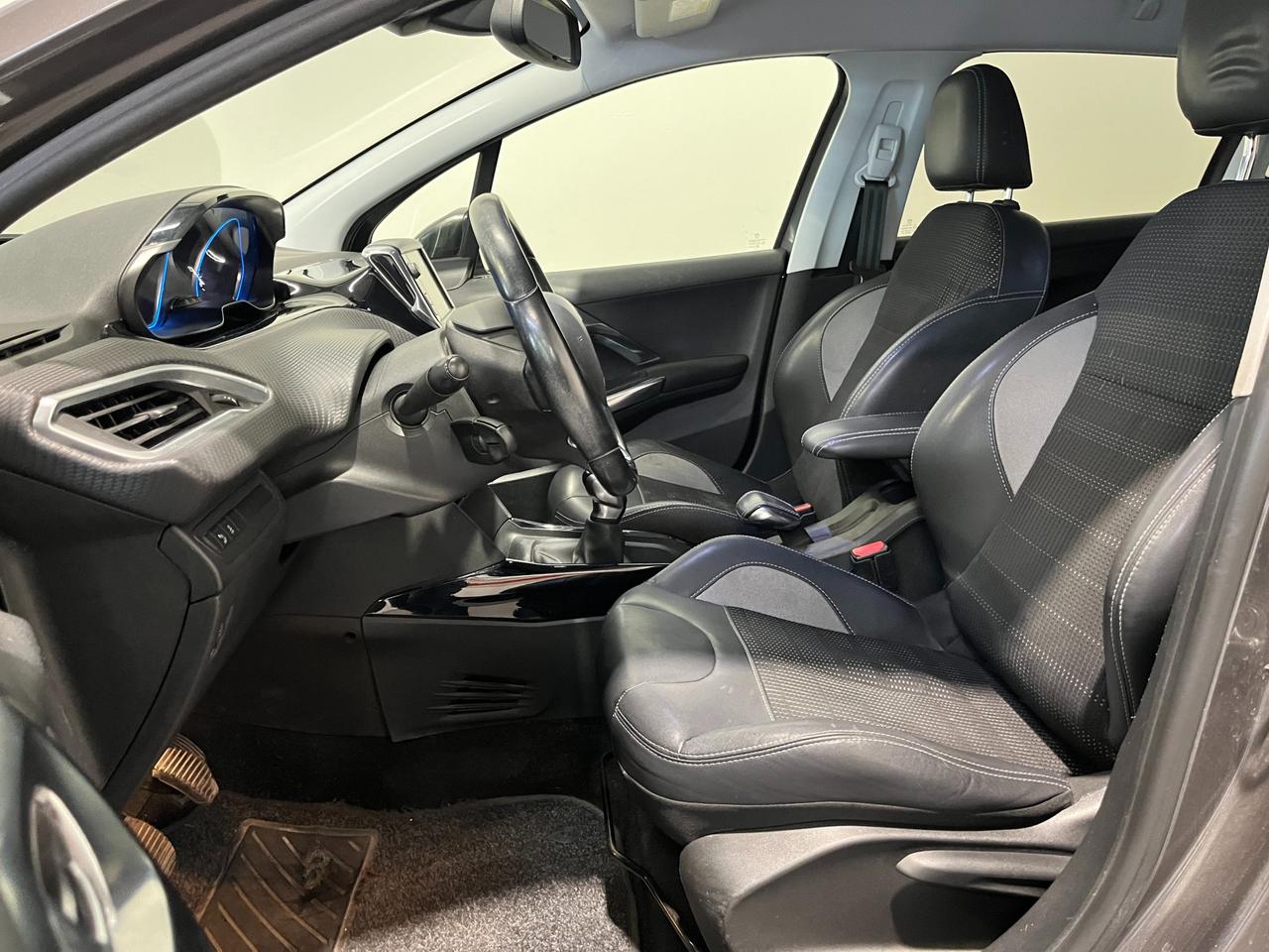 PEUGEOT 2008 1.2 PURETECH ALLURE