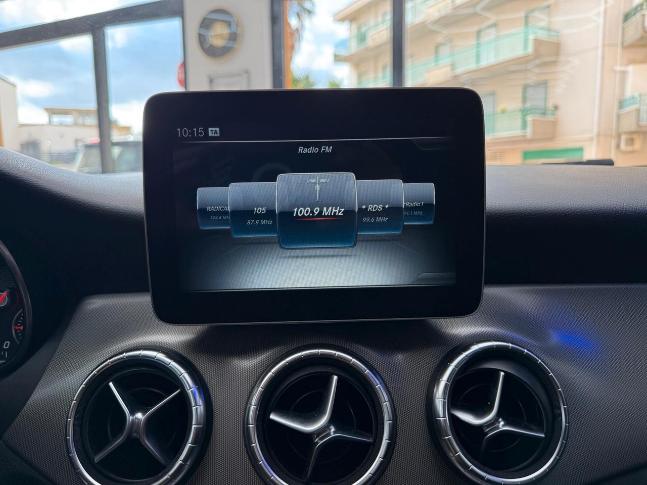Mercedes-benz CLA 200 d Premium AMG