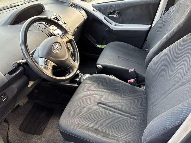 Toyota Yaris Yaris 5p 1.3 dual Sol m-mt