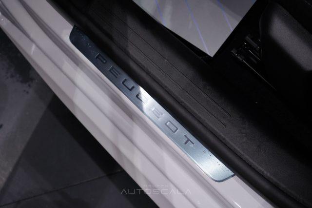 PEUGEOT 208 1.2 Hybrid 110cv e-DCS6 GT