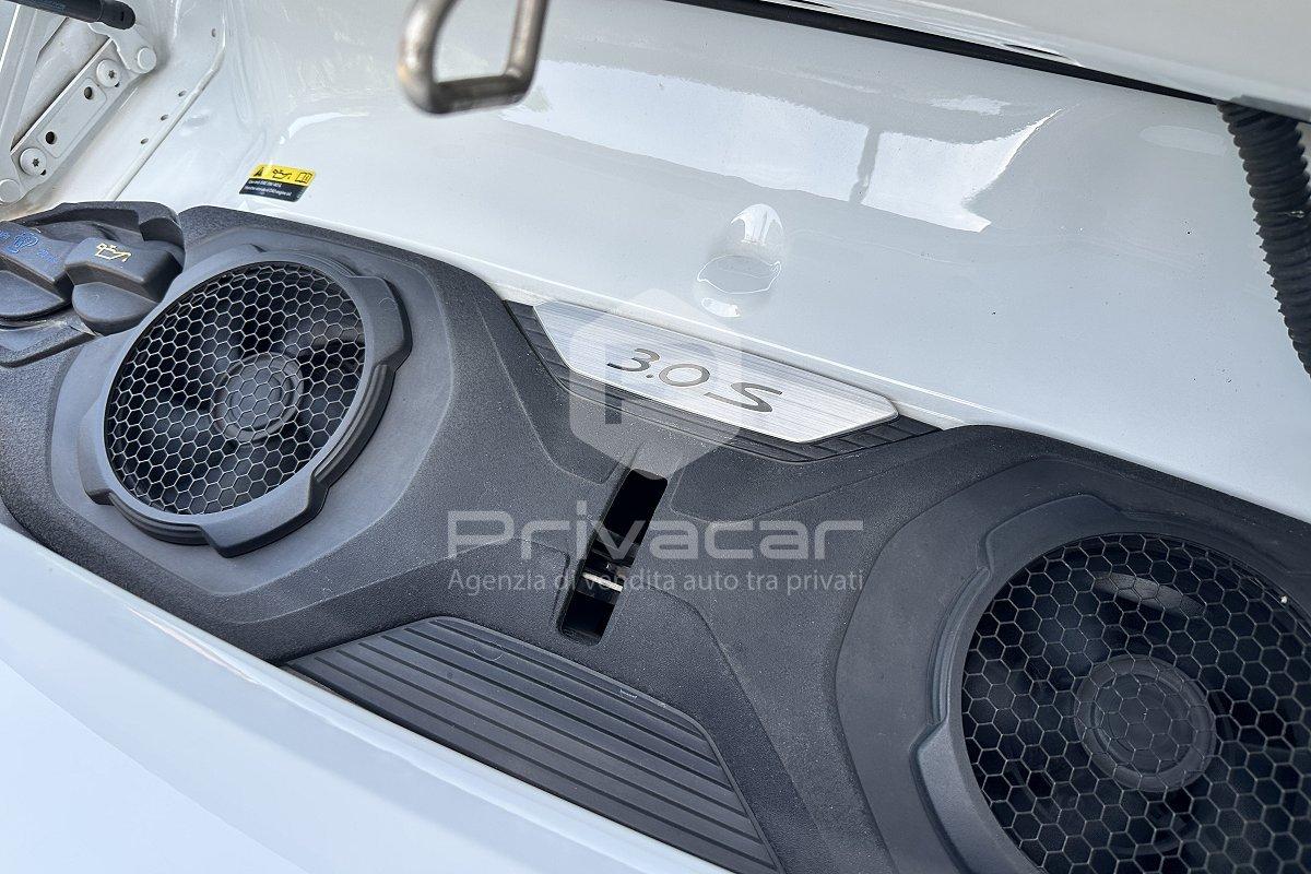 PORSCHE 911 Carrera 4S