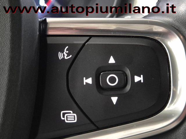 VOLVO XC40 T3 Geartronic Momentum Pro