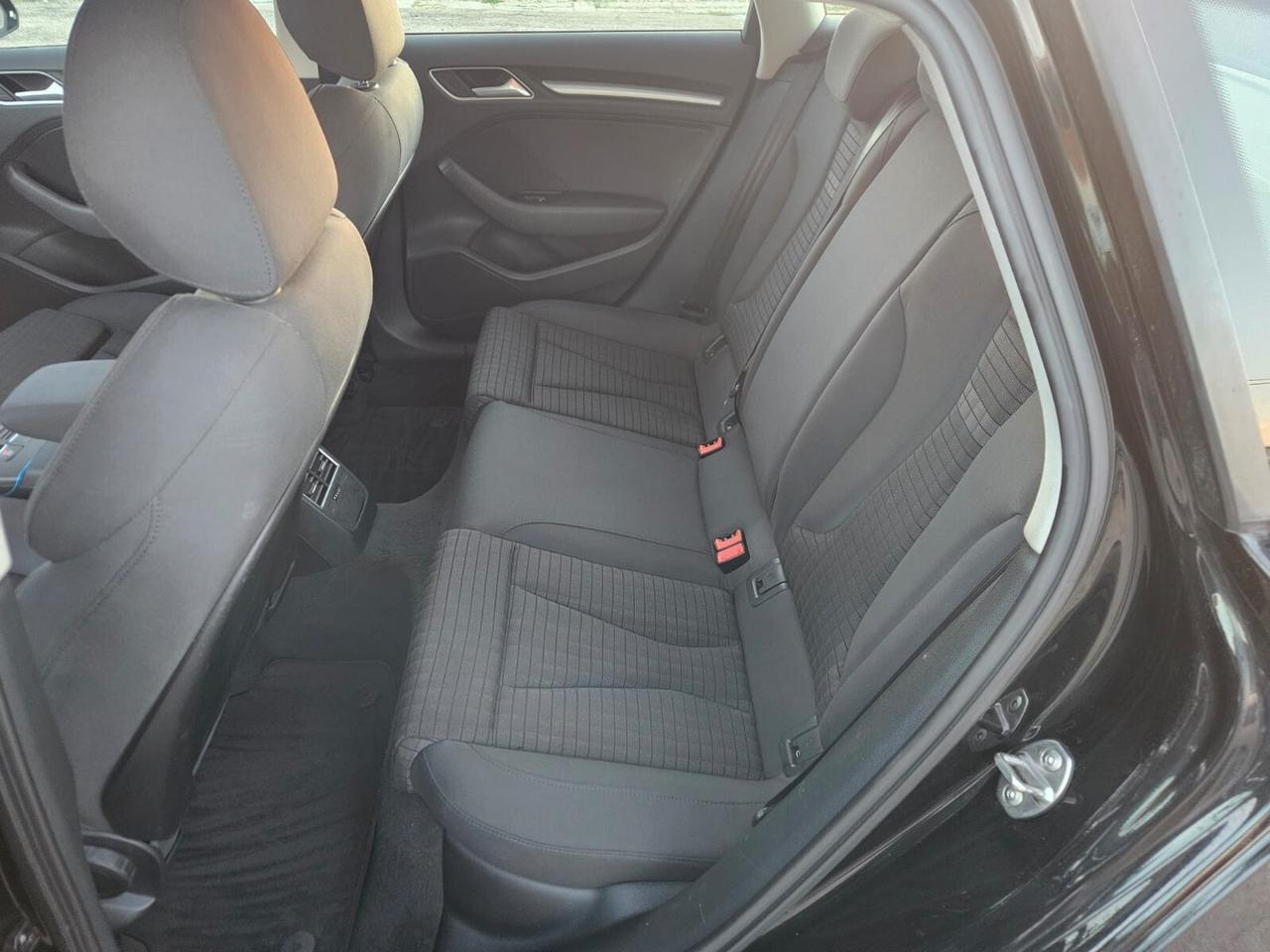 Audi A3 1.6 TDI S tronic Attraction