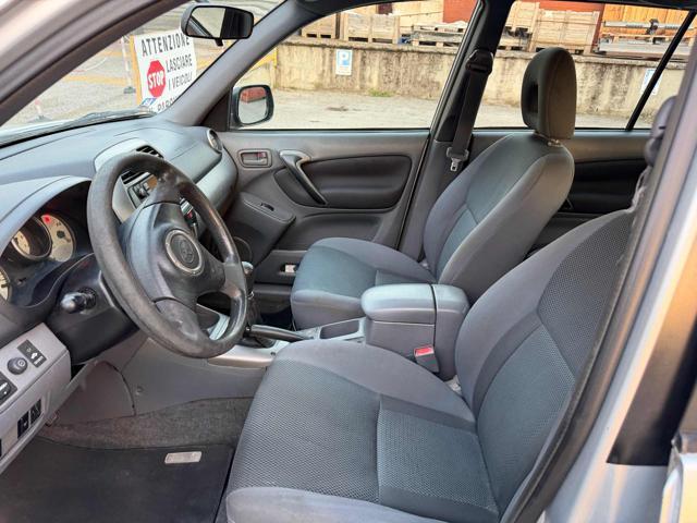 TOYOTA RAV 4 MY23 RAV4 2.0Tdi D-4D cat 5P Sol senza lavoro da fare