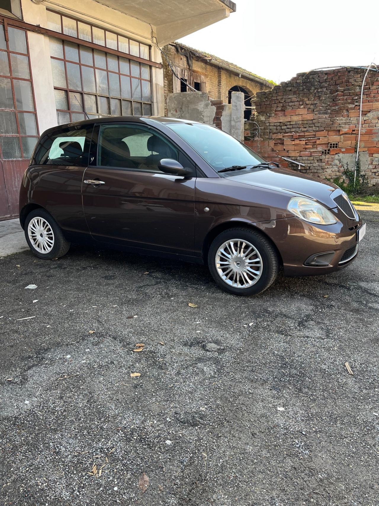 Lancia Ypsilon 1.2 Argento
