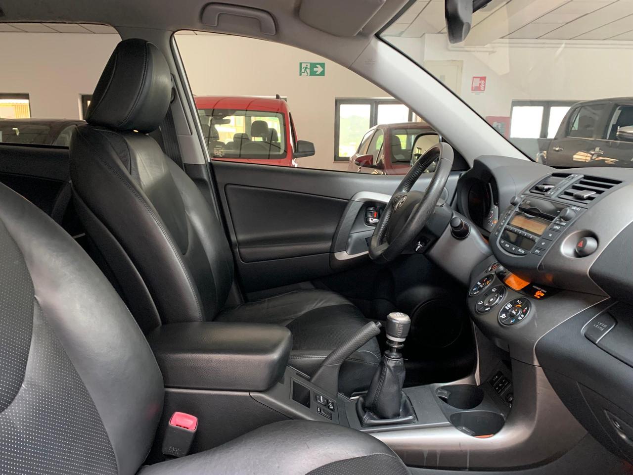 Toyota RAV4 2.2 d-4d Luxury 150cv dpf my09