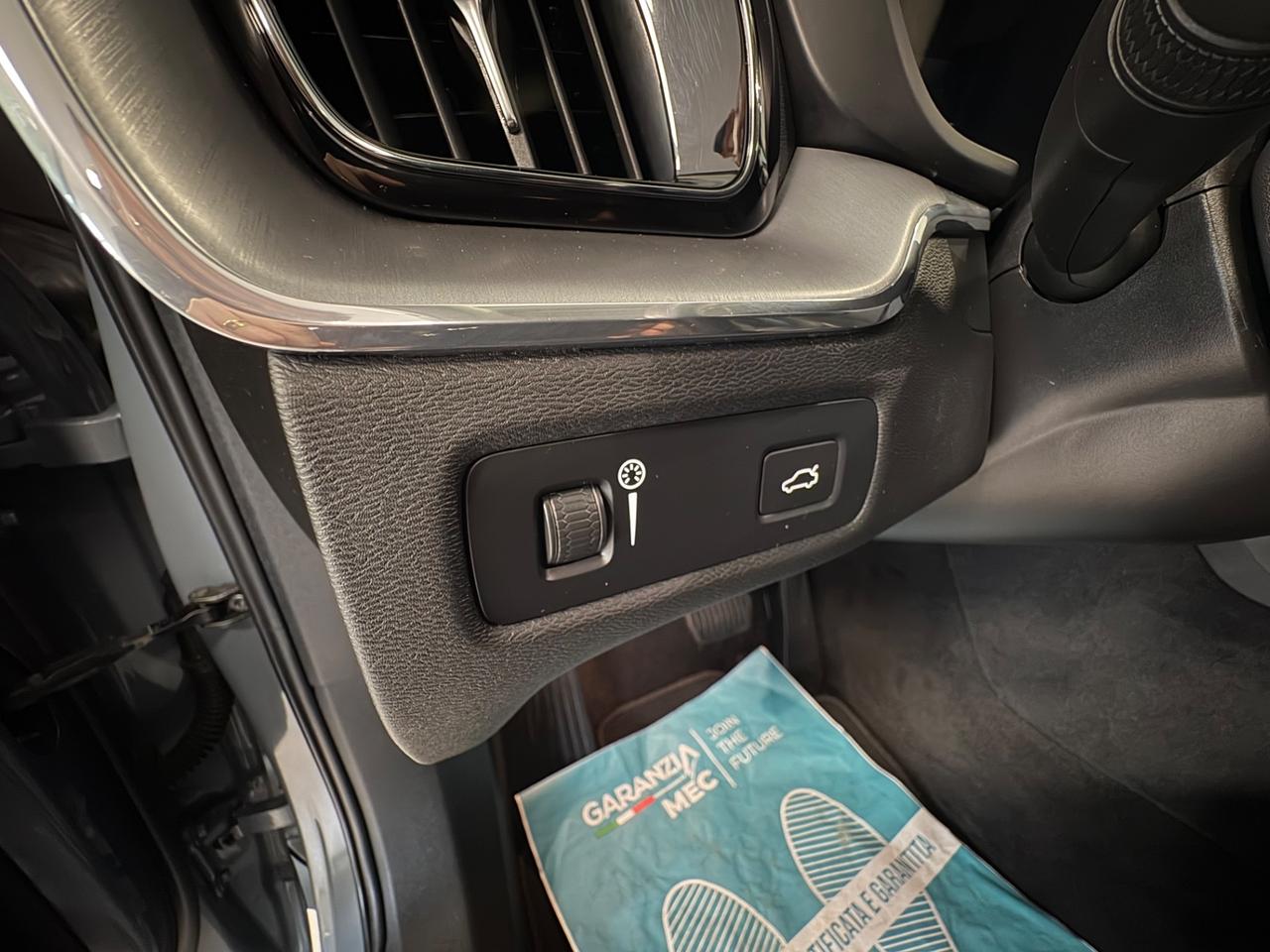 Volvo XC 60 AWD 2.0 TDI 197cv 2021 km 117000