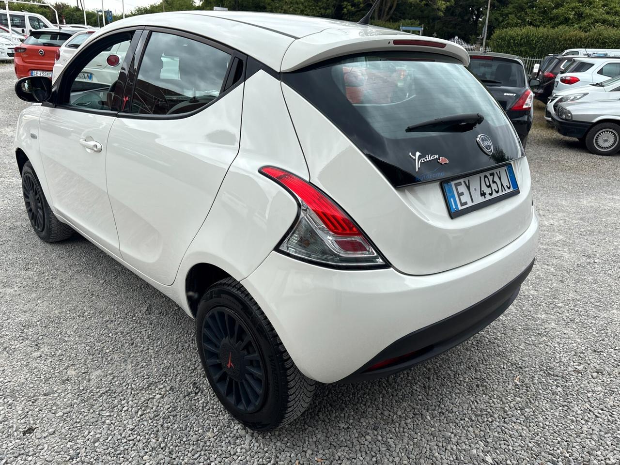 Lancia Ypsilon 0.9 TwinAir 85 CV Metano