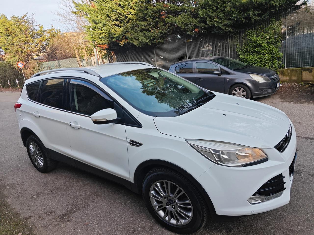 Ford Kuga 2.0 TDCI 140 CV 4WD Titanium
