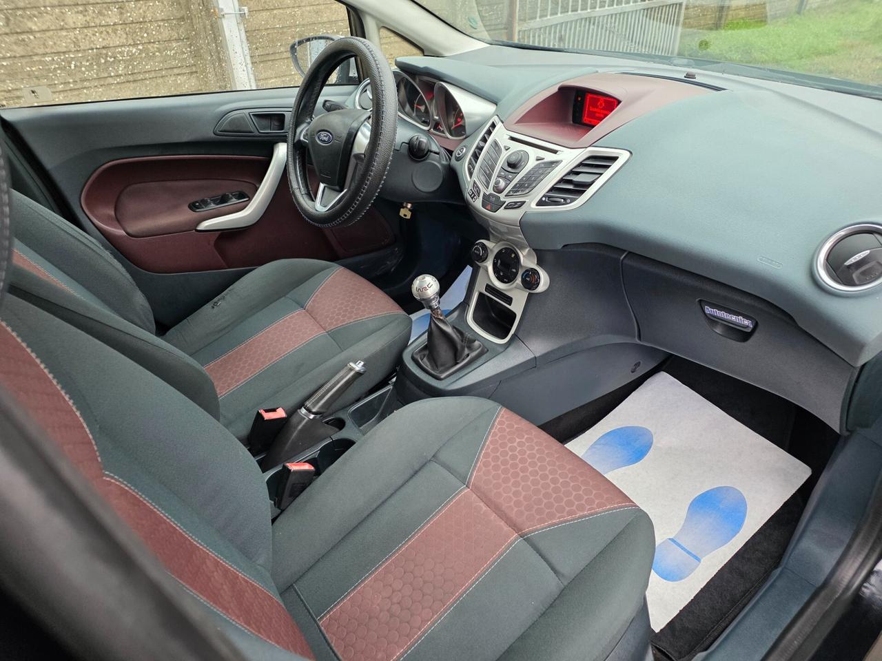 Ford Fiesta 1.4 TDCi 5p. Titanium JNEOPATENTATA