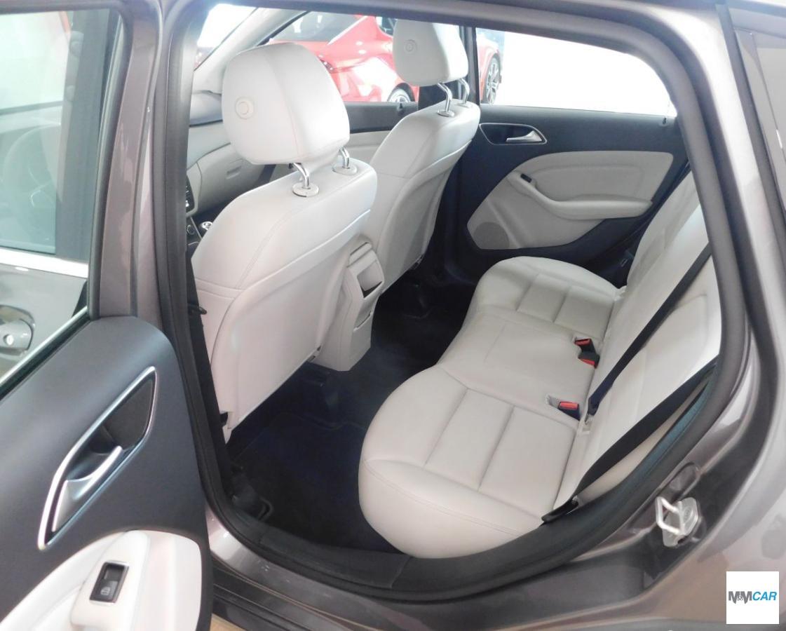 MERCEDES - Classe B - B 200 d Business