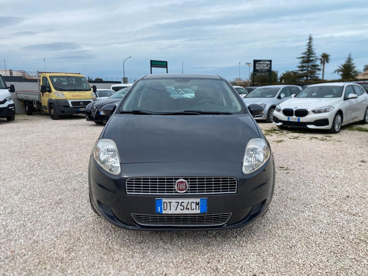 FIAT GRANDE PUNTO 1.2 BENZINA DYNAMIC 5P UNICO PROPIETARIO NEOPATENTATI