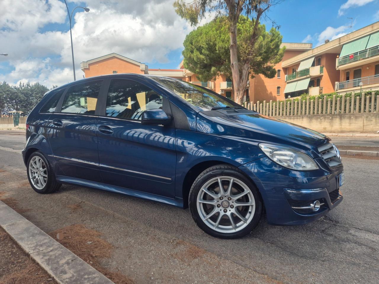 Mercedes classe B 180 SPORT 109CV ANNO 2010