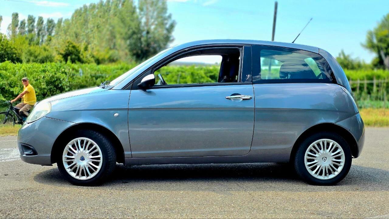 Lancia Ypsilon 1.3 MJT NEOPATENTATI