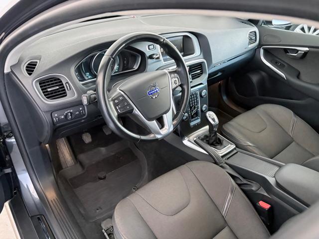 VOLVO V40 Cross Country D2 1.6 Summum