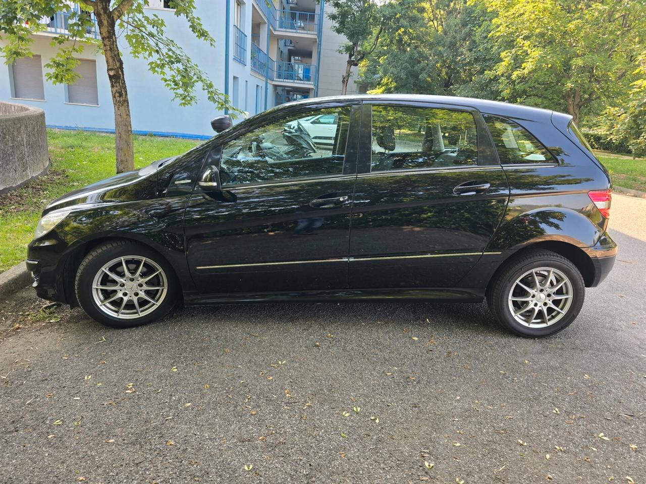 MERCEDES B180 METANO AUTOMATICO "OK NEOPATENTATI "