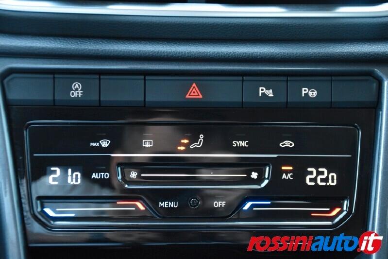 VOLKSWAGEN T-ROC 1.5 TSI 150 CV DSG STYLE + R18 TECH PACK I.Q D
