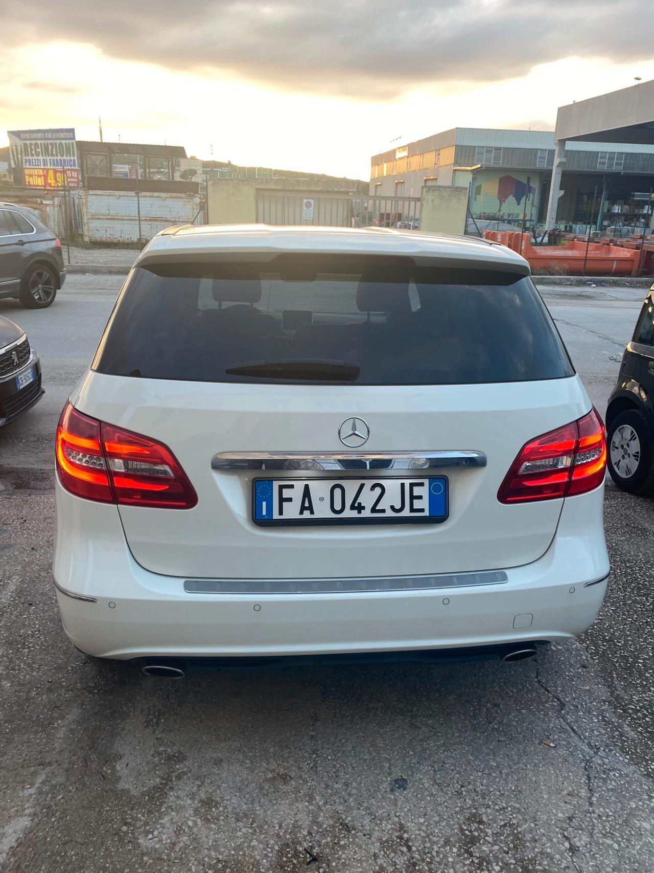 Mercedes-benz B 180 d Premium FULL OPT