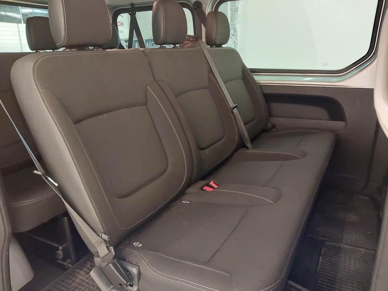 Renault Trafic 2.0 dci 9 Posti + Gancio