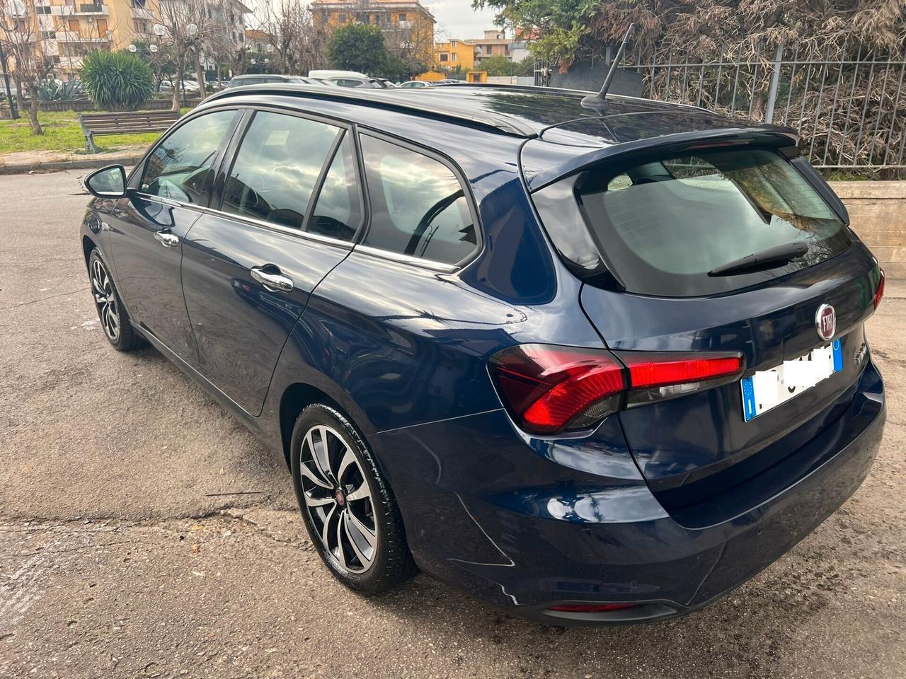 Fiat Tipo 1.6 Mjt S&S SW Lounge RETROCAMERA