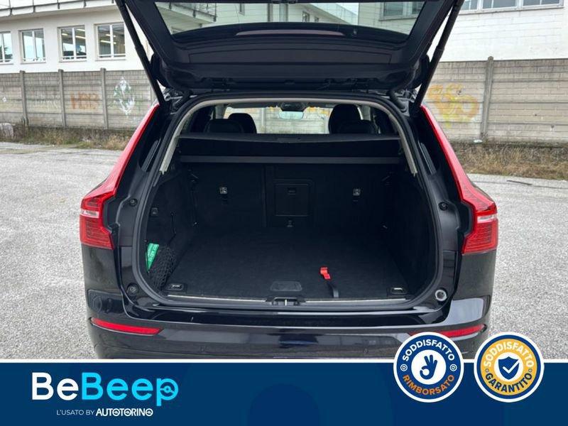 Volvo XC60 2.0 B4 MOMENTUM PRO AWD AUTO
