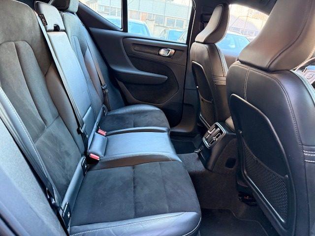 VOLVO XC40 T5 Recharge Plug-in Hybrid R-design