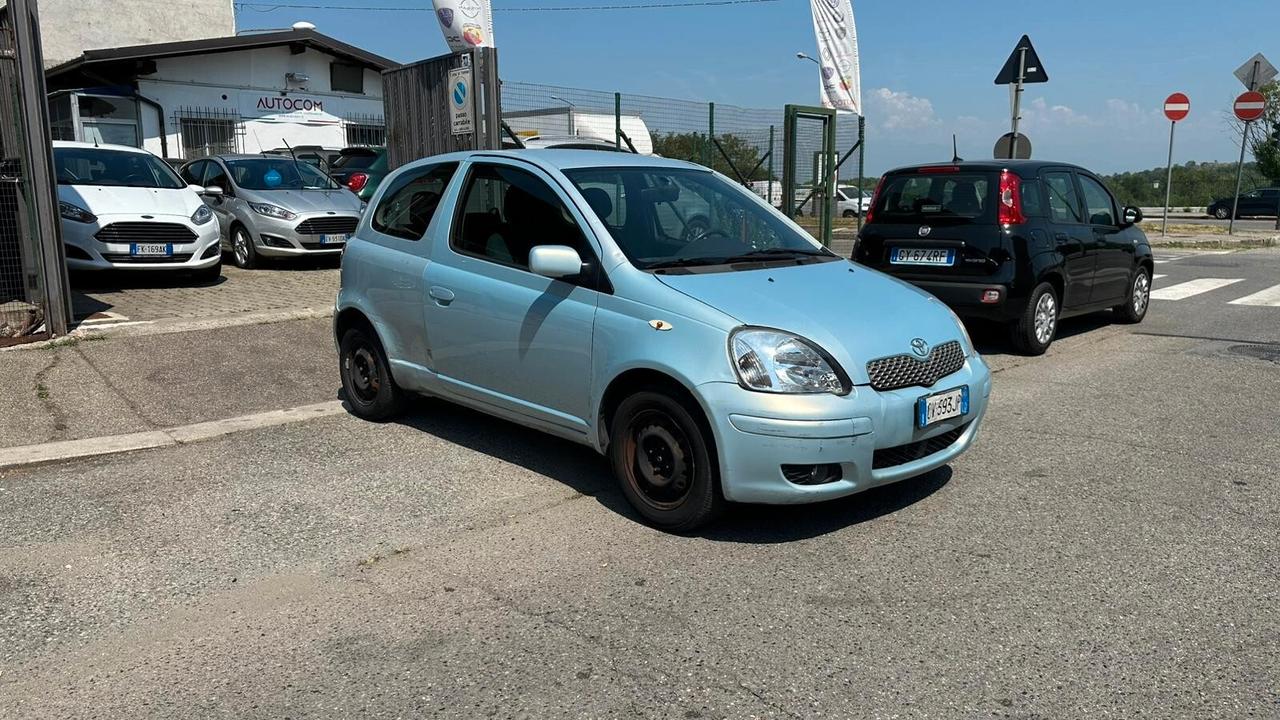 Toyota Yaris 1.0i 16V cat 3 porte Sol