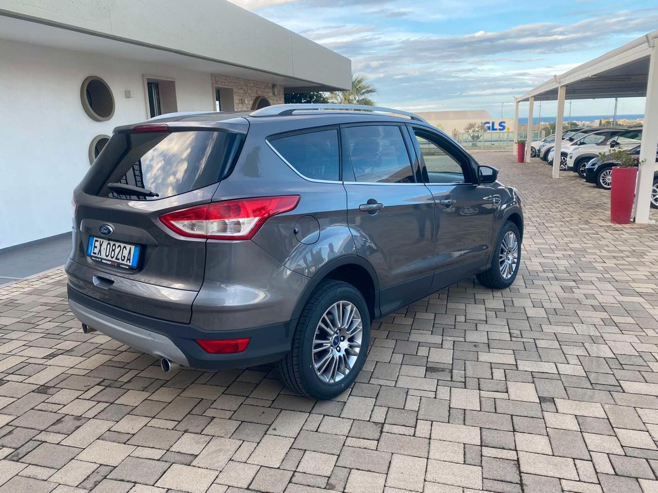 Ford Kuga 2.0 TDCI 163 CV 4WD Powershift Titanium