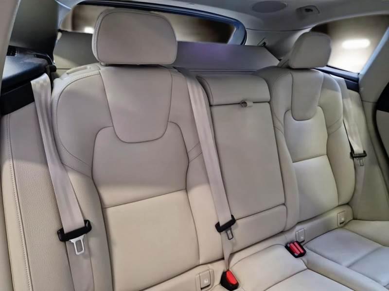 VOLVO Xc60 B4 Mild Hybrid (D) Awd Geartronic Momentum Pro