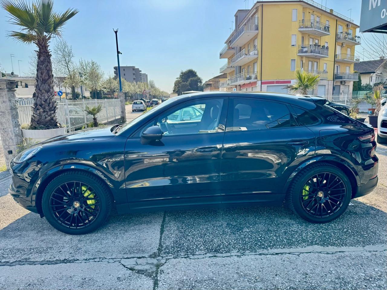 PORSCHE CAYENNE COUPE 3.0 462cv E-HYBRID FULL (PERMUTO)