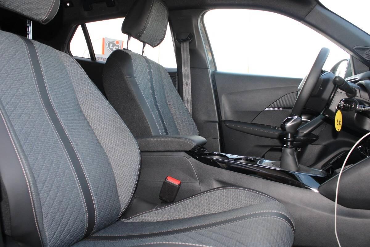 Peugeot 2008 1.2 puretech Allure s&s 100cv Con NAVIGATORE