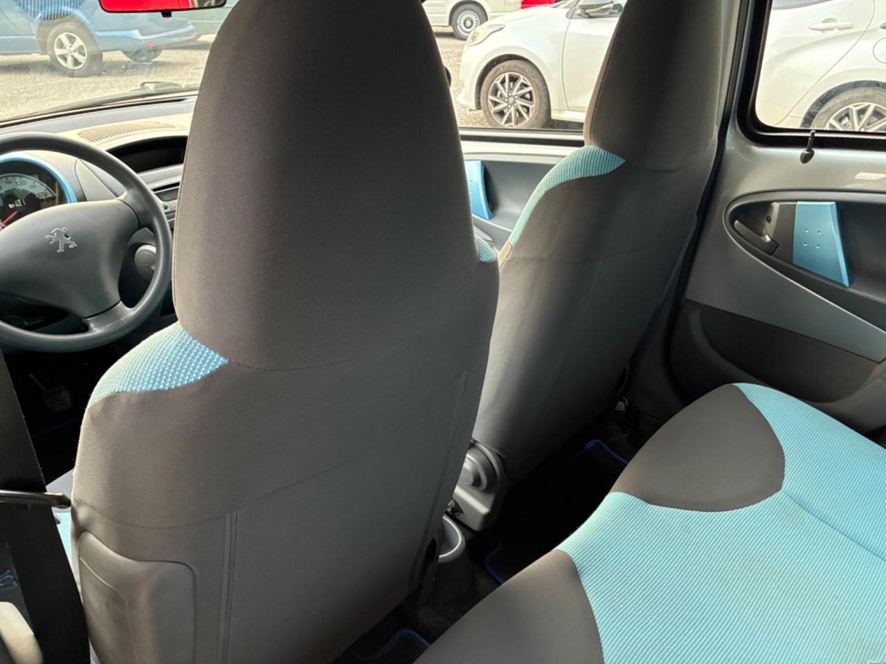 Peugeot 107 1.0 68 cv Urban Move - 5 porte