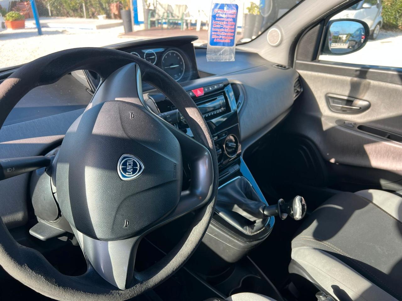 Lancia Ypsilon 0.9 TwinAir 85 CV 5 porte Metano Ecochic Gold