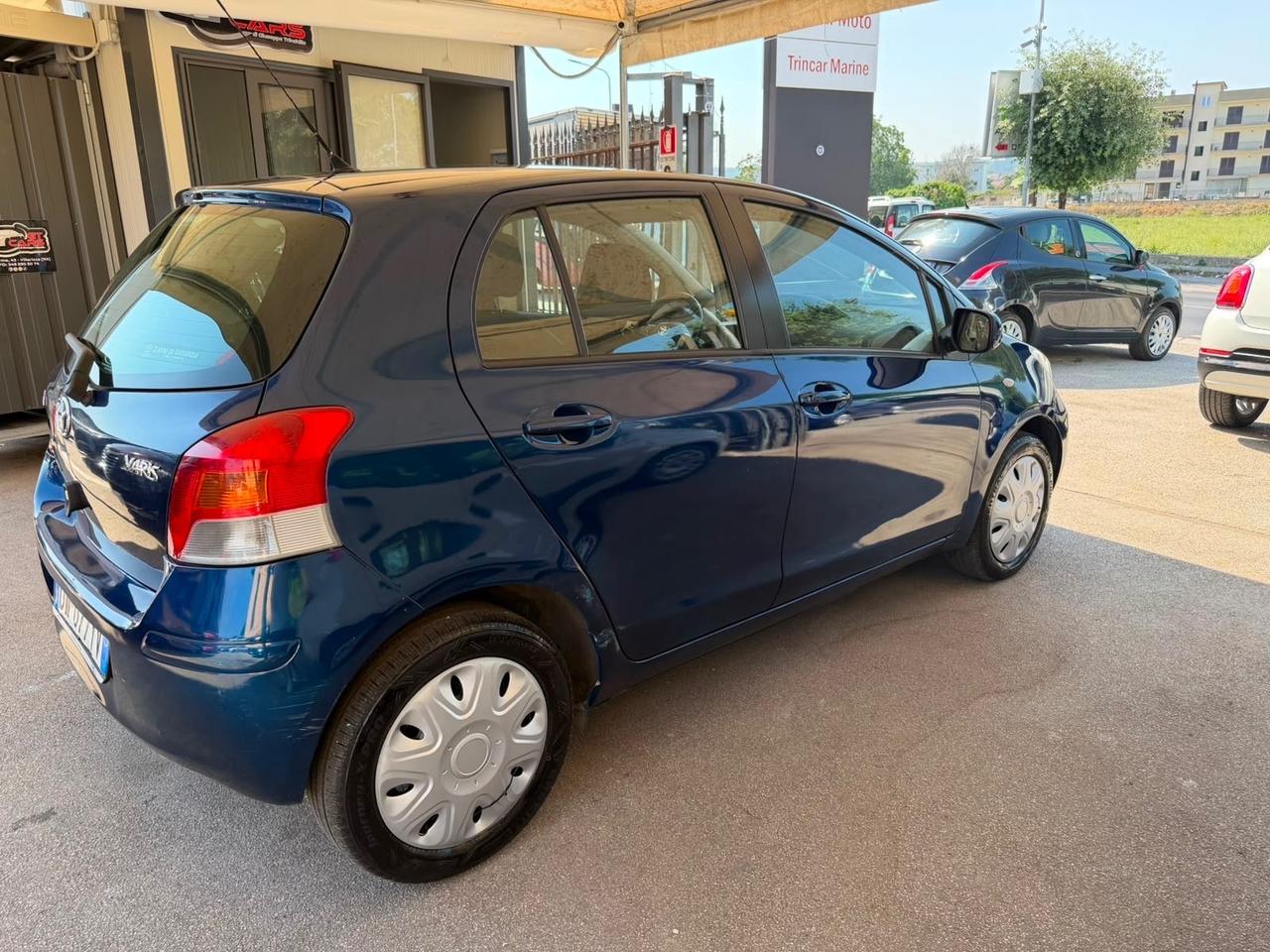 Toyota Yaris 1.0 5 porte Luxury pack